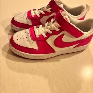 Nike Kids Sneakers in Pink and White